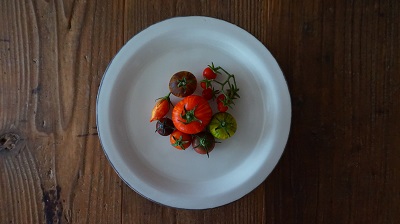 plate and tomato-1.jpg