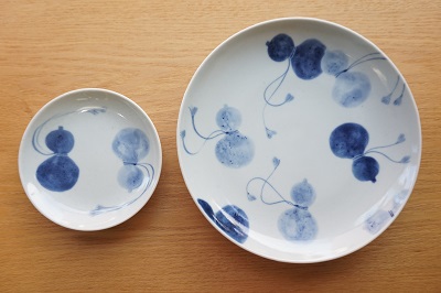 藤塚光男さんのダミ瓢文皿 <br>Plates with gourd pattern by FUJITSUKA Mitsuo