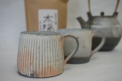 ココチ舎さんの土瓶とマグカップ <br>Earthen tea pot and mug cups by Kokochi-yYa