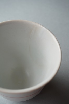 柏木円さんの白マット釉筒湯呑 <br>tea cups with mat glaze by Madoka KASHIWAGI