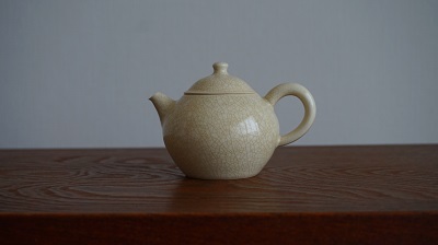 ☆石黒剛一郎さんの茶壷～秋の夜長に <br>Small tea pot in Autumn