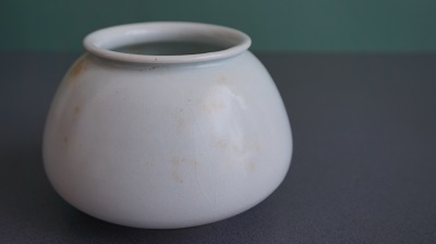 ヴィンテージ韓国白磁作品No.7 <br>Vintage white porcelain from Korea No.7