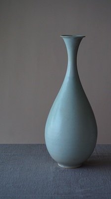 ヴィンテージ韓国白磁No.10（長花入）<br>Vintage White Porcelain No.10 (tall vase)
